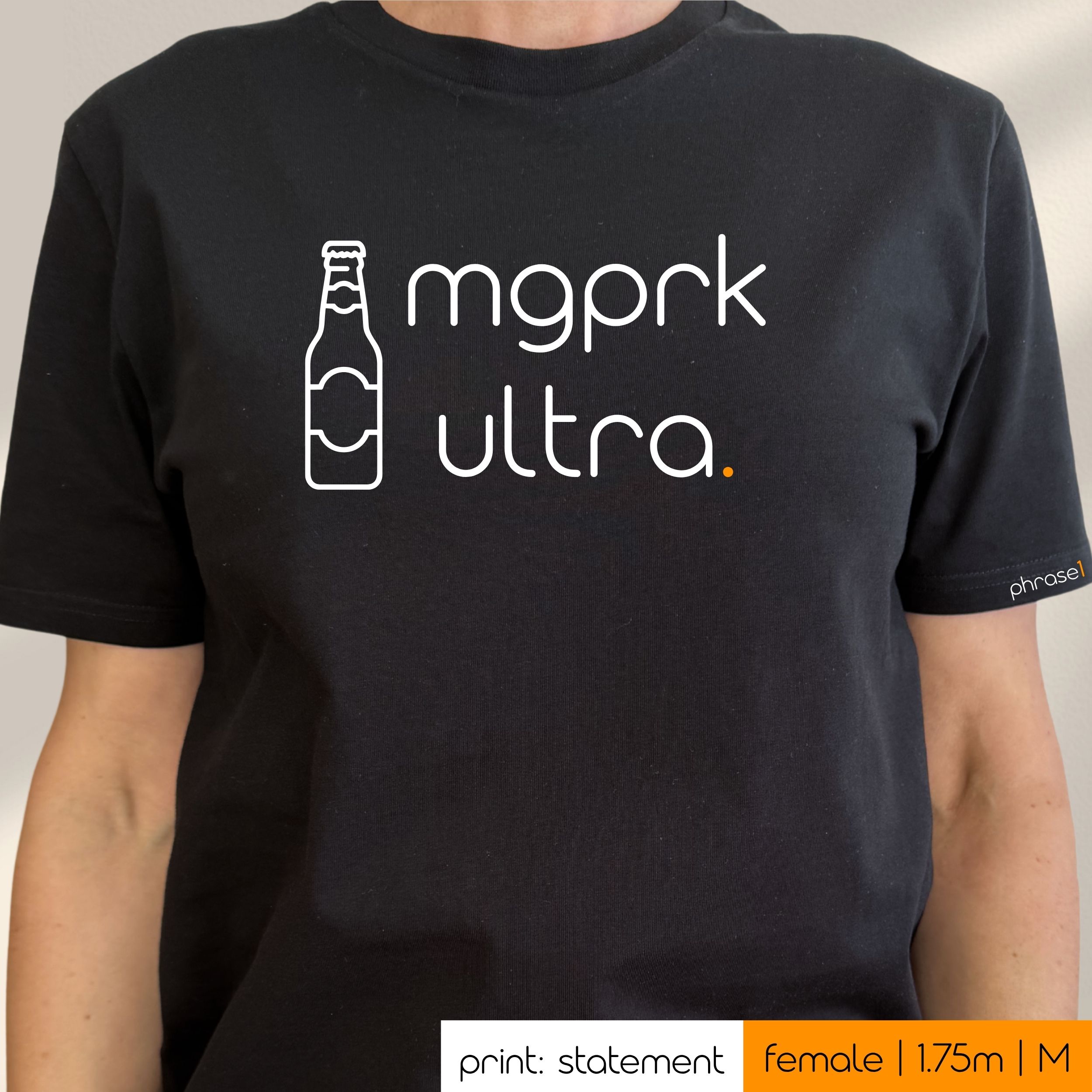 Premium T-Shirt mit Spruch "mgprk ultra" und Visual Bierflasche Premium T-Shirt mit Spruch "mgprk ultra" und Visual Bierflasche
