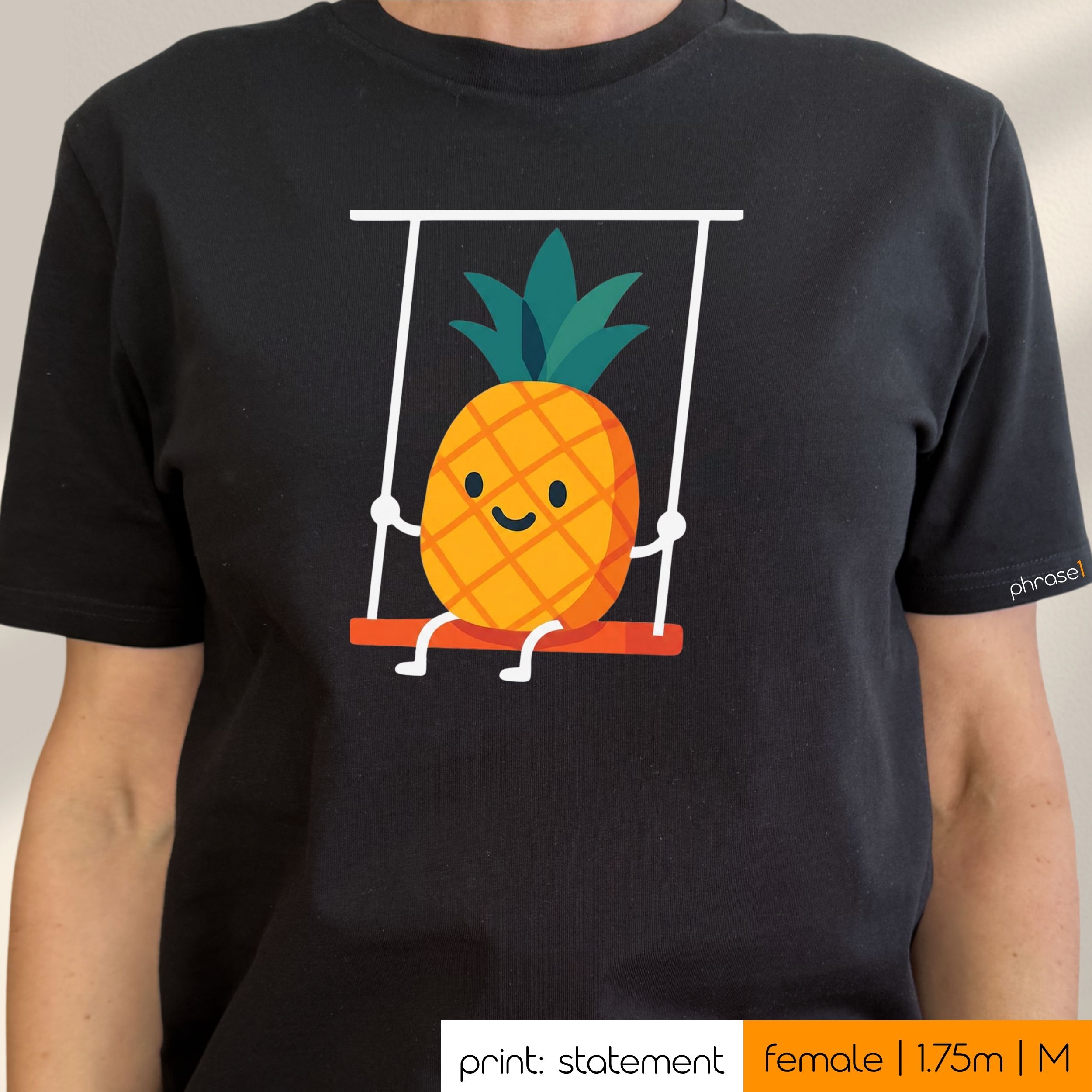 Premium T-Shirt mit Visual "Swinging Pineapple" Premium T-Shirt mit Visual "Swinging Pineapple"