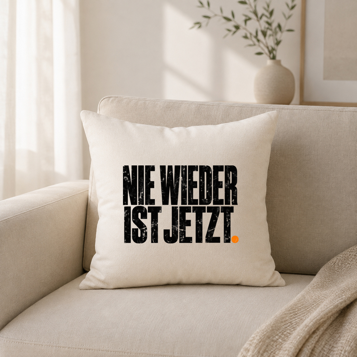 Kissenhülle „Nie wieder ist jetzt.“