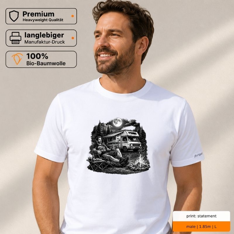 Premium T-Shirt mit Spruch "camper. lifestyle." und Visual Camper vor Bergpanorama Premium T-Shirt mit Spruch "camper. lifestyle." und Visual Camper vor Bergpanorama