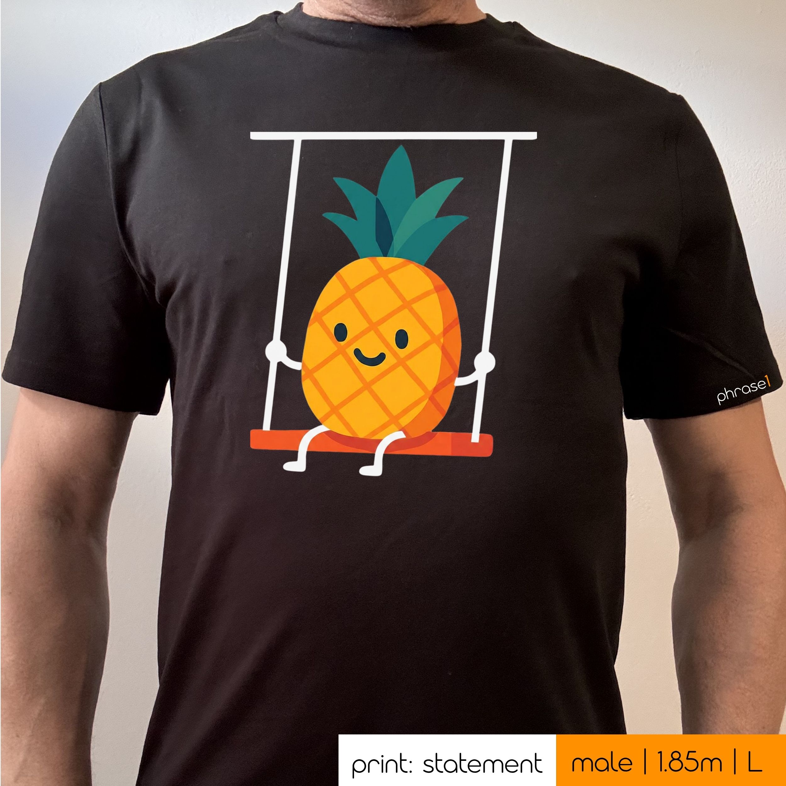 Premium T-Shirt mit Visual "Swinging Pineapple" Premium T-Shirt mit Visual "Swinging Pineapple"