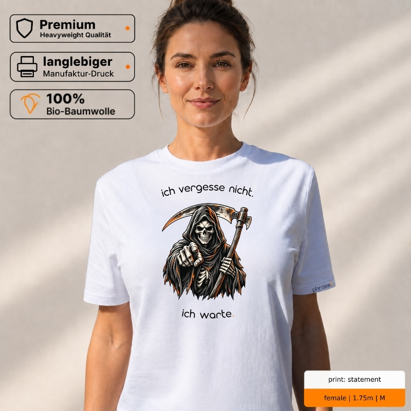 Premium T-Shirt mit „ich vergesse nicht. ich warte.“ Sensenmann-Motiv Premium T-Shirt mit „ich vergesse nicht. ich warte.“ Sensenmann-Motiv