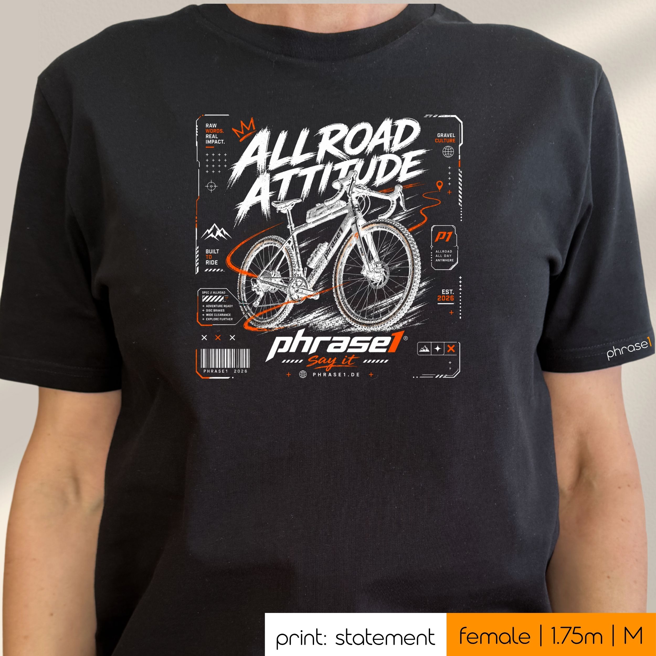 Premium T-Shirt mit Visual "Allroad Attitude" Gravel Bike. Premium T-Shirt mit Visual "Allroad Attitude" Gravel Bike.