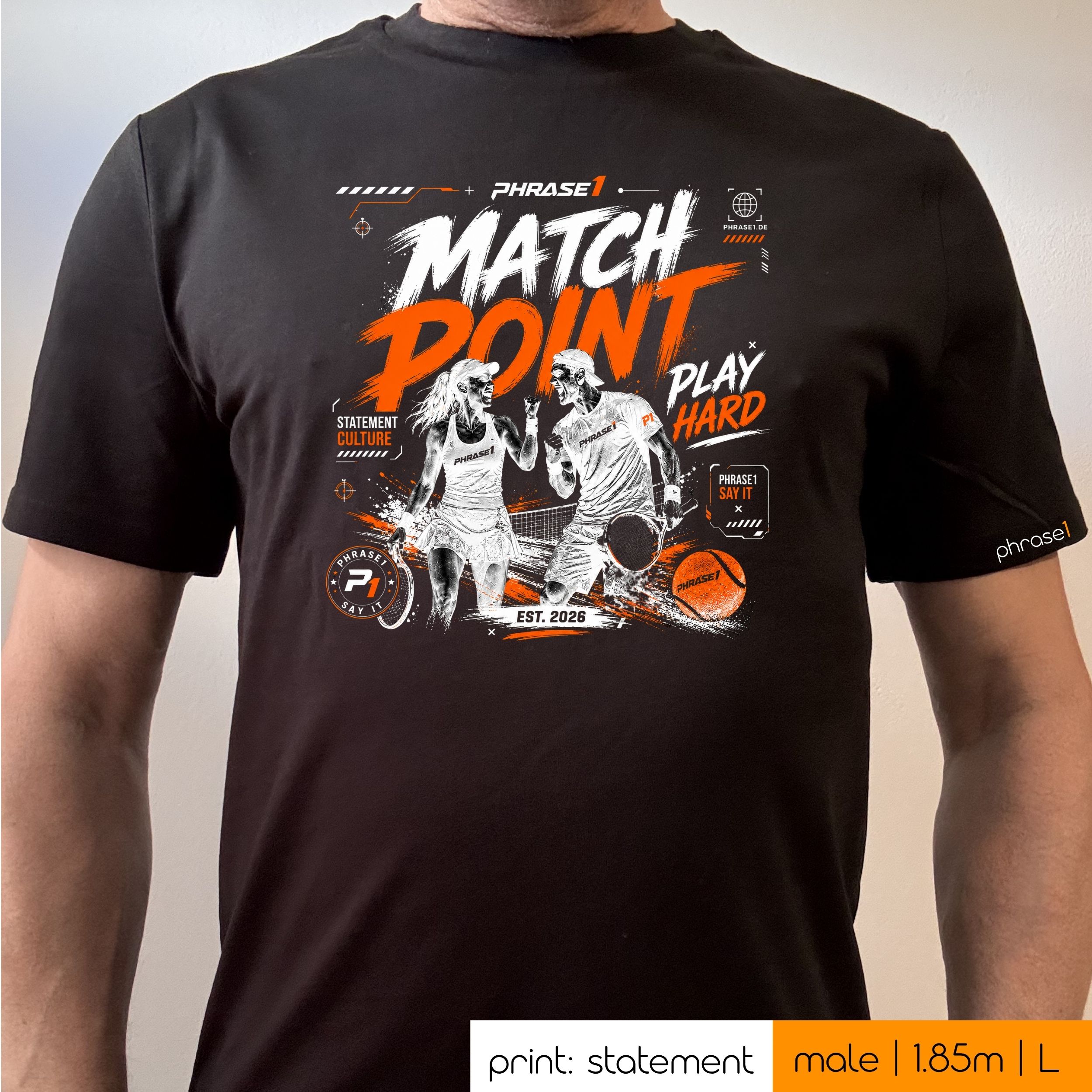 Premium T-Shirt mit Visual "MATCH POINT" (Tennis Edition) Premium T-Shirt mit Visual "MATCH POINT" (Tennis Edition)