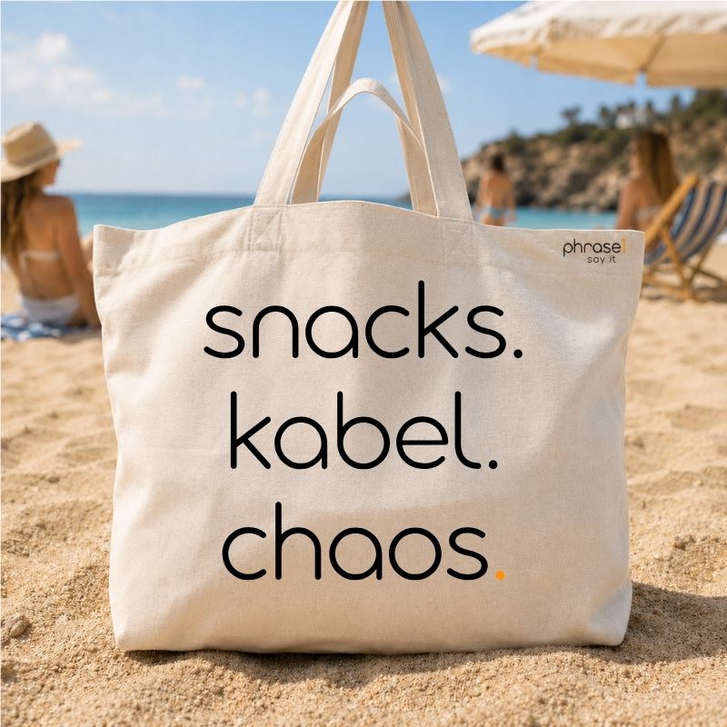 Premium Shopper mit Spruch „snacks. kabel. chaos." Premium Shopper mit Spruch „snacks. kabel. chaos."