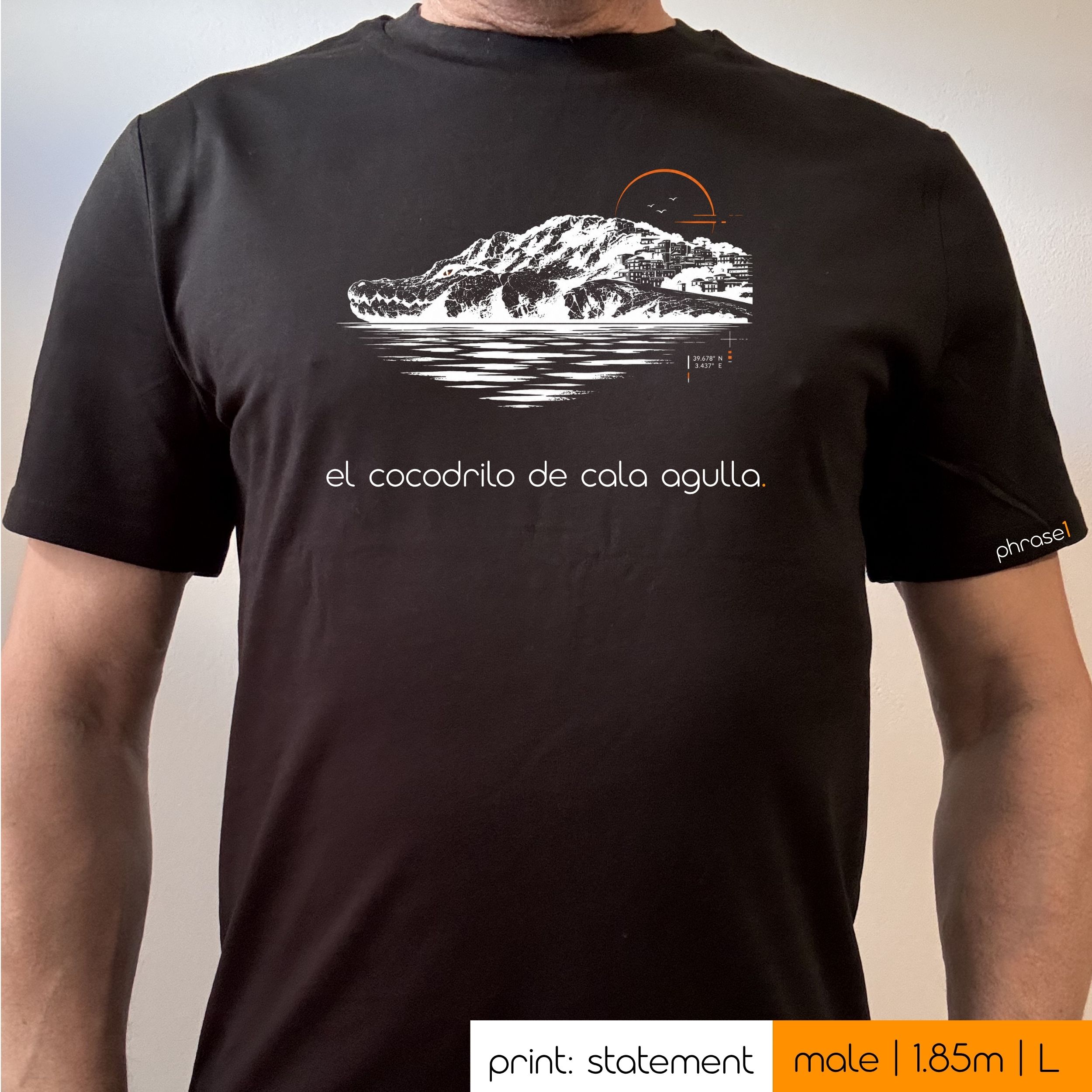 Premium T-Shirt mit Spruch "el cocodrilo de cala agulla." und Visual Krokodil Premium T-Shirt mit Spruch "el cocodrilo de cala agulla." und Visual Krokodil